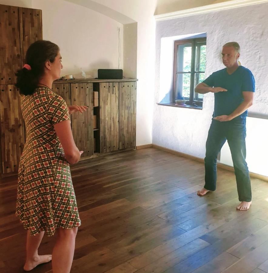 Tauglerei Appartement Enzian In Den Zauberbergen Sankt Koloman Eksteriør bilde